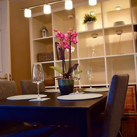Apartamento Modern City-centre 2 Bedroom Haven *