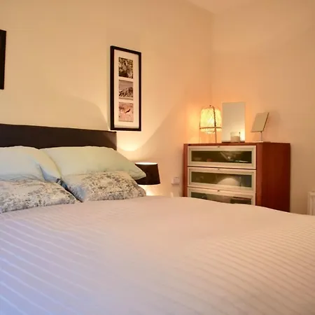 Modern City-centre 2 Bedroom Haven