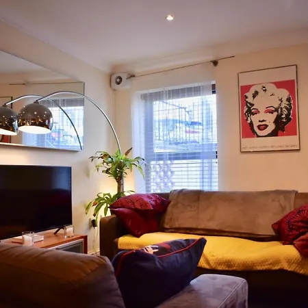 Apartment Modern City-centre 2 Bedroom Haven *